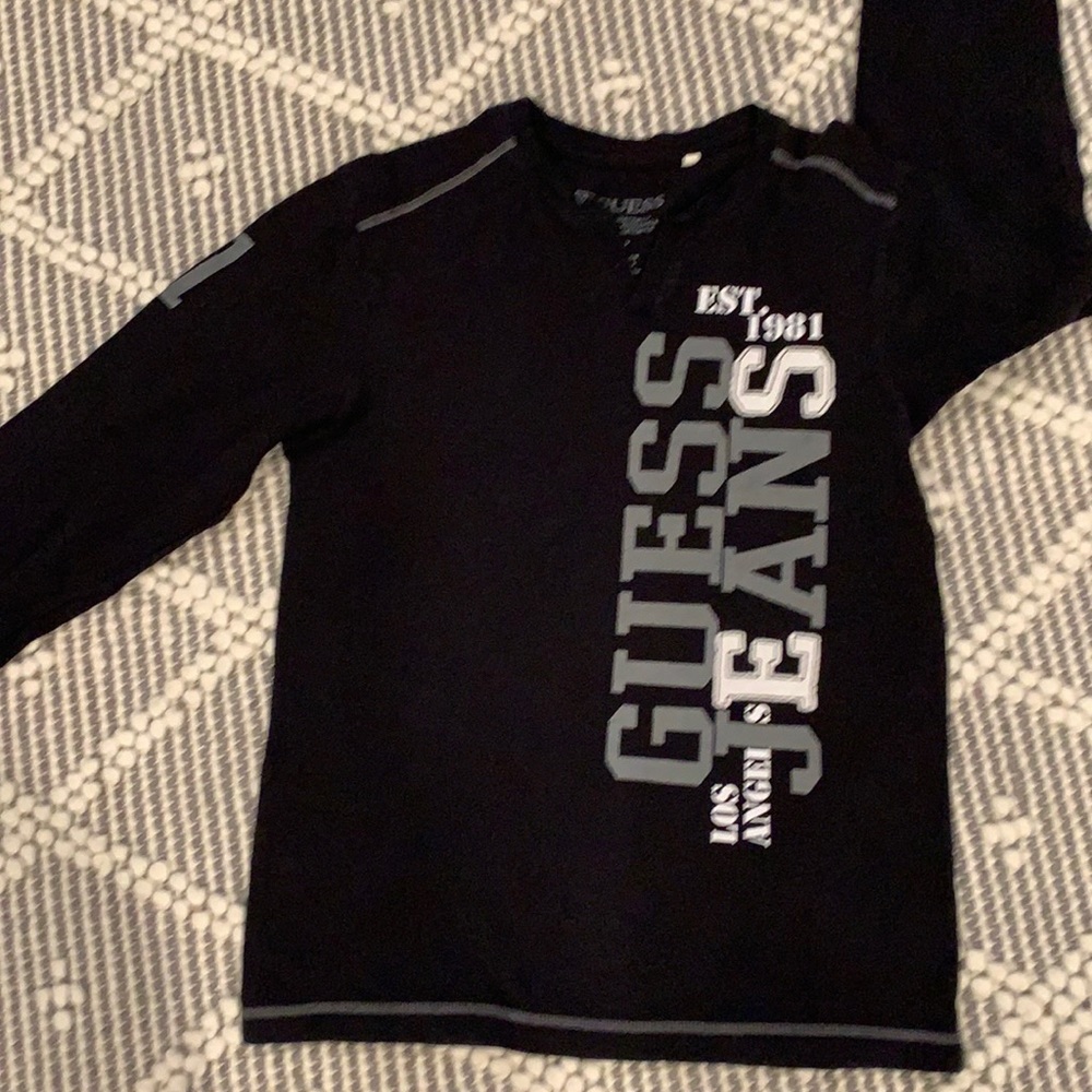 Boy’s Youths S guess shirt